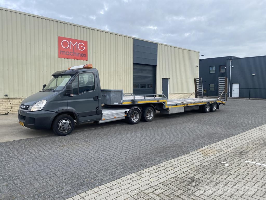 Iveco + Veldhuizen, 15.000 kg. BE-Combi Daily 35C18 + P3 Semi-remorca agabaritica
