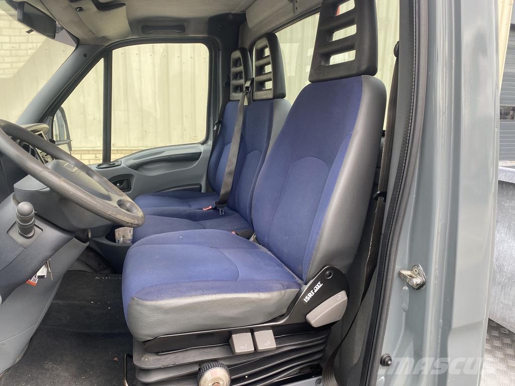 Iveco + Veldhuizen, 15.000 kg. BE-Combi Daily 35C18 + P3 Semi-remorca agabaritica