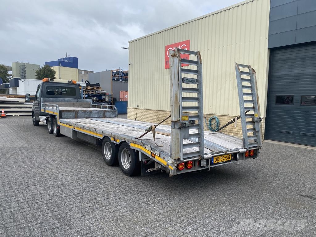 Iveco + Veldhuizen, 15.000 kg. BE-Combi Daily 35C18 + P3 Semi-remorca agabaritica