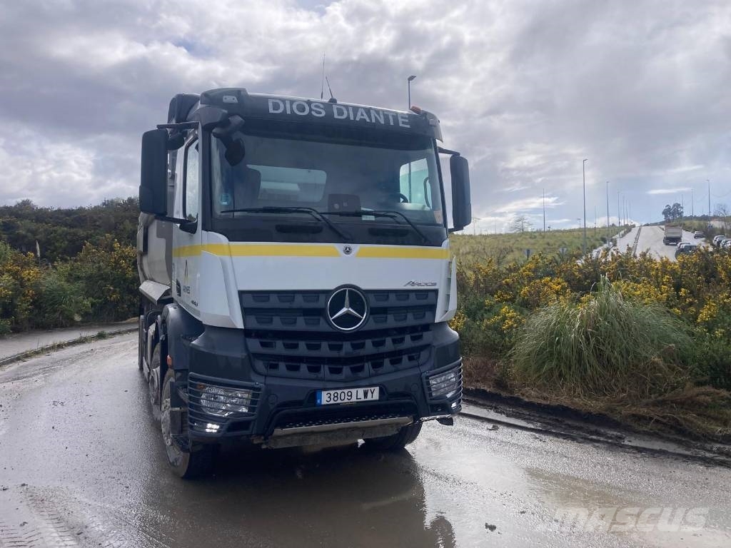 Mercedes-Benz Arocs 4148 Camiones de caja de lona