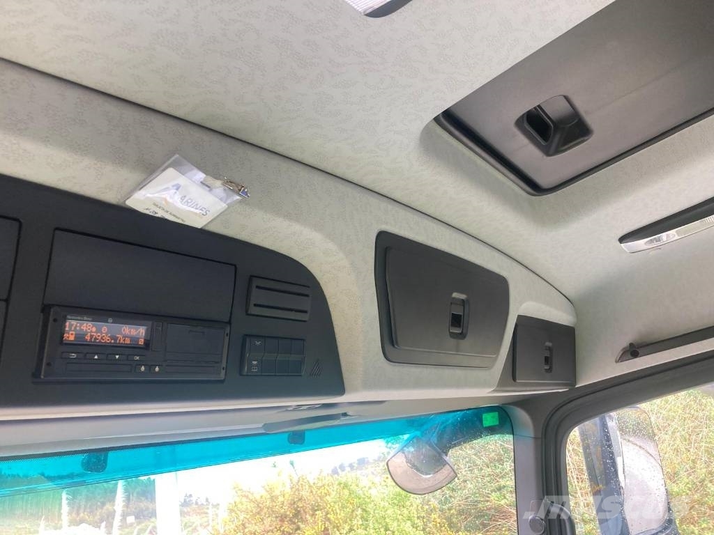 Mercedes-Benz Arocs 4148 Camiones de caja de lona