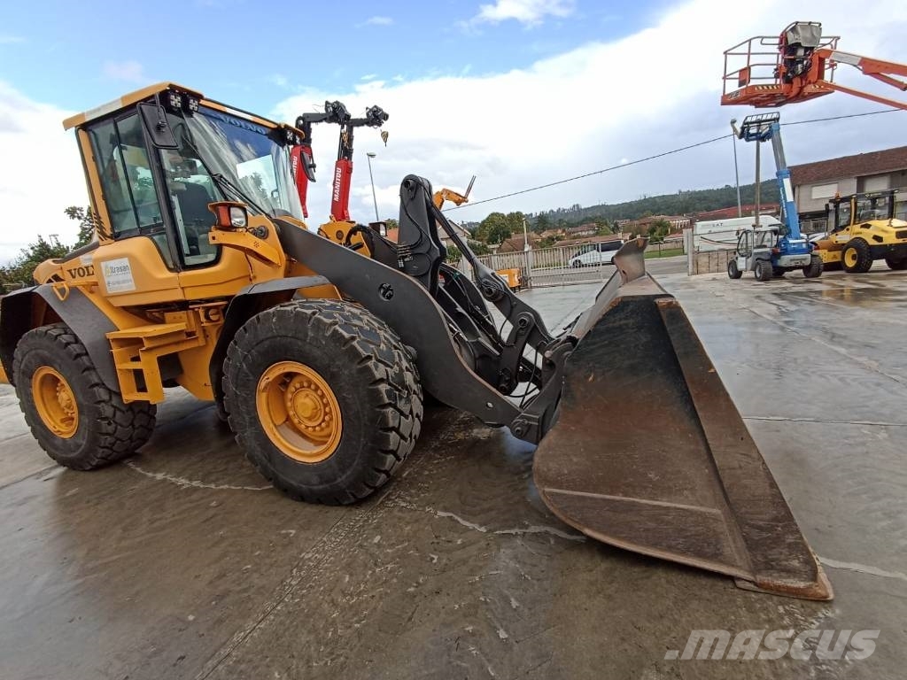 Volvo L 90 F لوادر بعجل