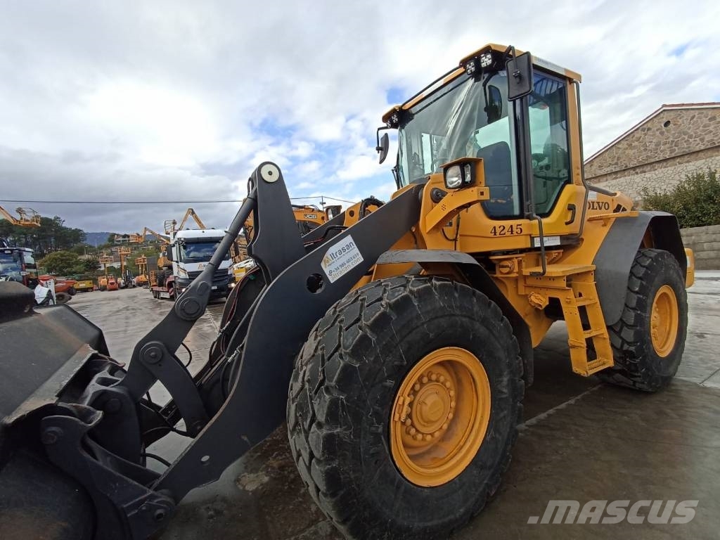Volvo L 90 F لوادر بعجل