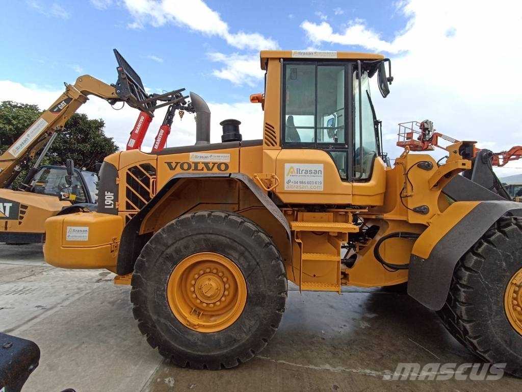 Volvo L 90 F لوادر بعجل