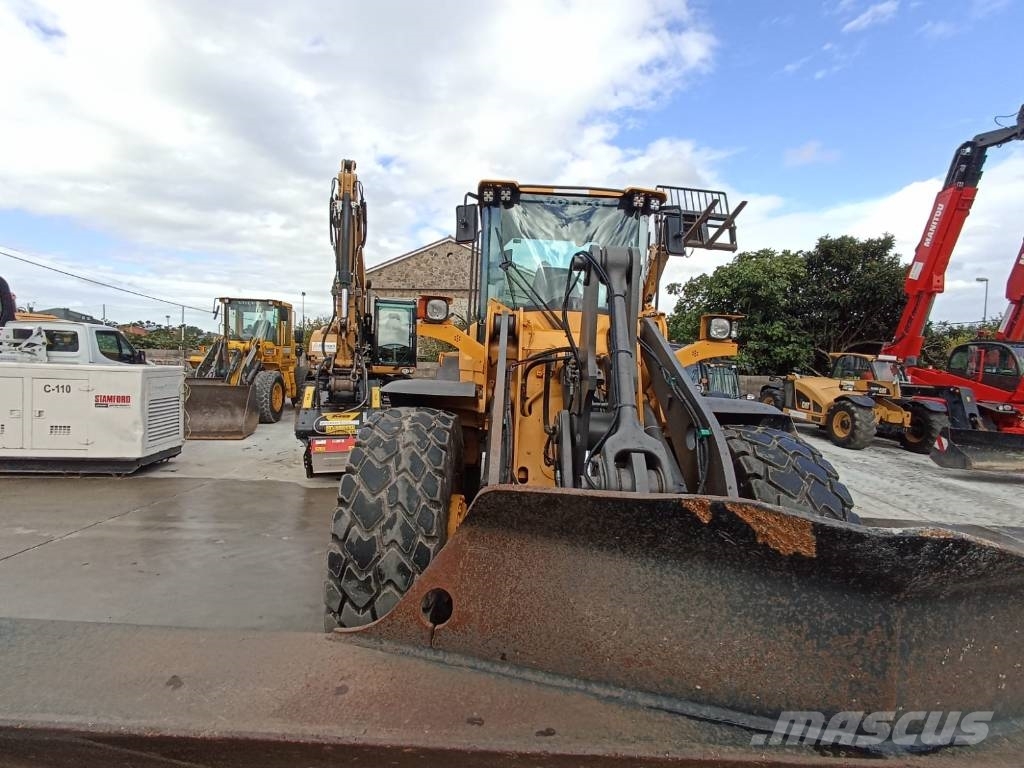 Volvo L 90 F لوادر بعجل