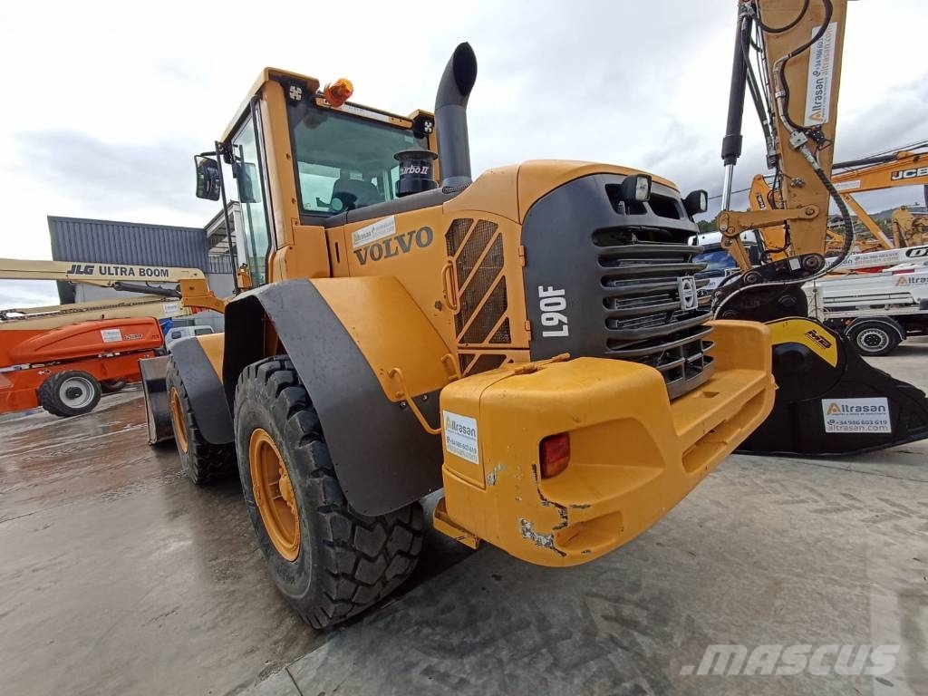 Volvo L 90 F لوادر بعجل