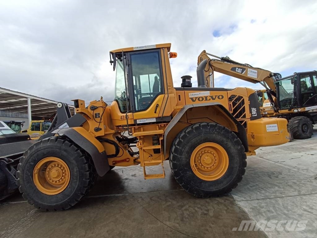 Volvo L 90 F لوادر بعجل