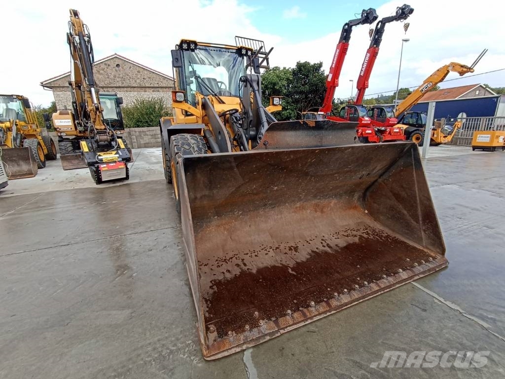 Volvo L 90 F لوادر بعجل
