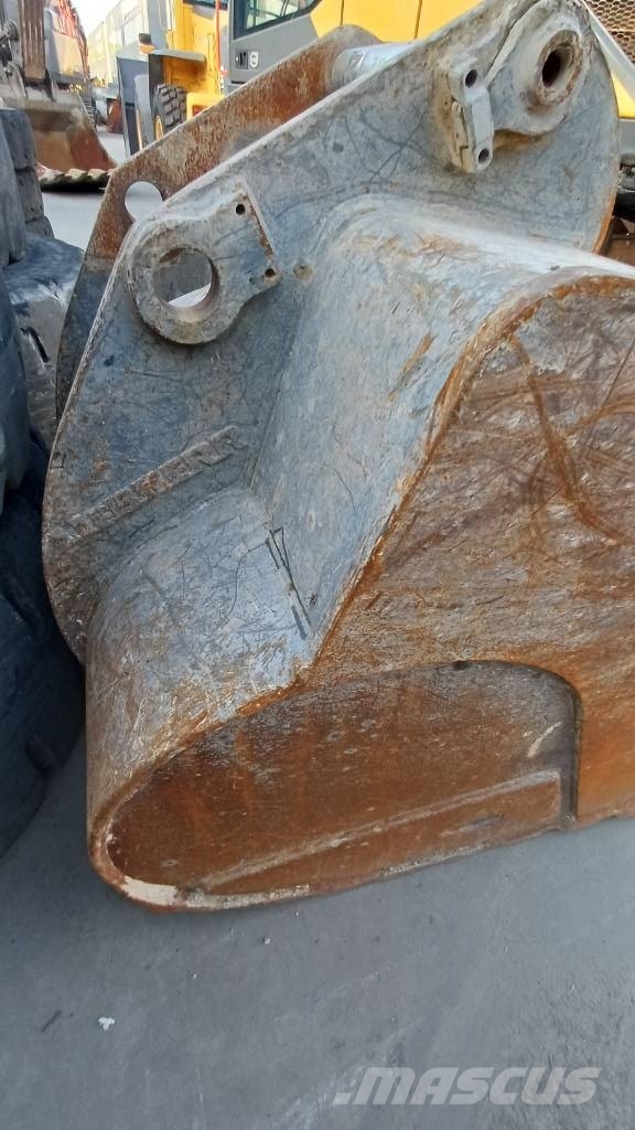 Volvo EC300ENL  PRECIO A CONSULTAR حفارات زحافة