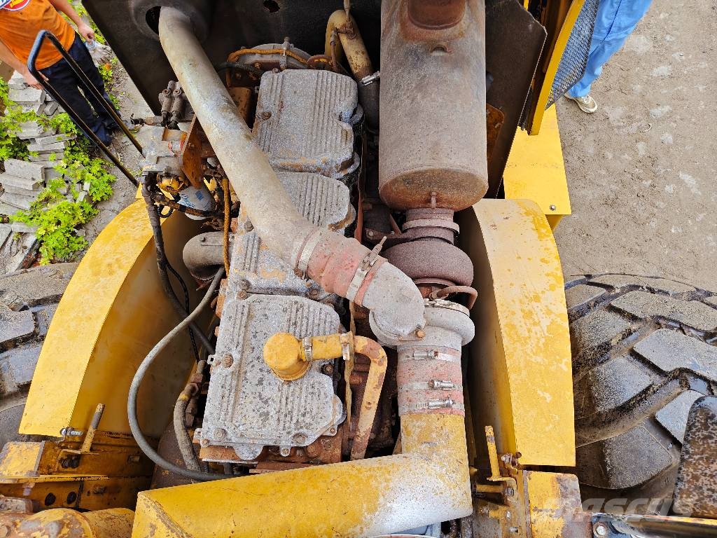 CAT 980 G Naudoti ratiniai krautuvai