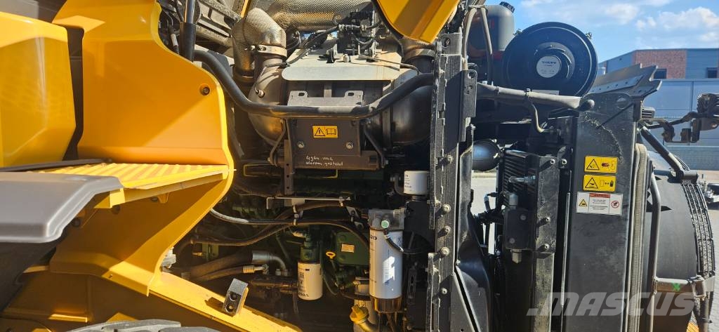 Volvo L 70 H لوادر بعجل
