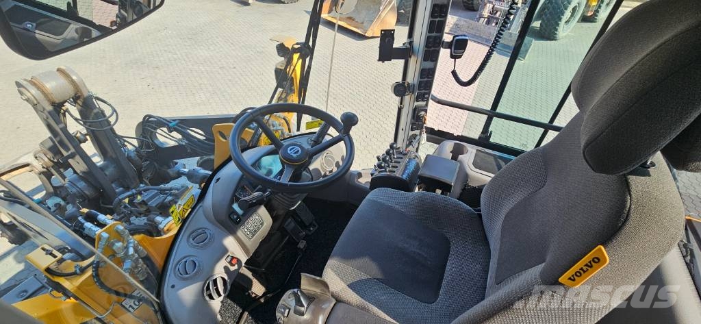 Volvo L 70 H لوادر بعجل