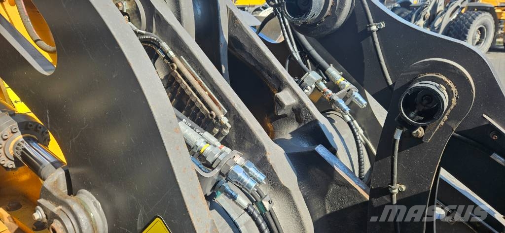 Volvo L 70 H لوادر بعجل