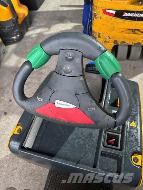 Jungheinrich EZS130 Tractores de reboque