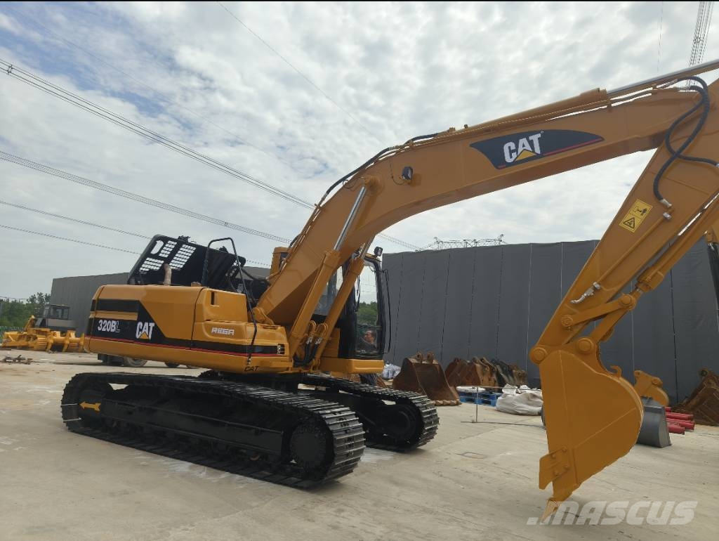 CAT 320 B L Paletli ekskavatörler