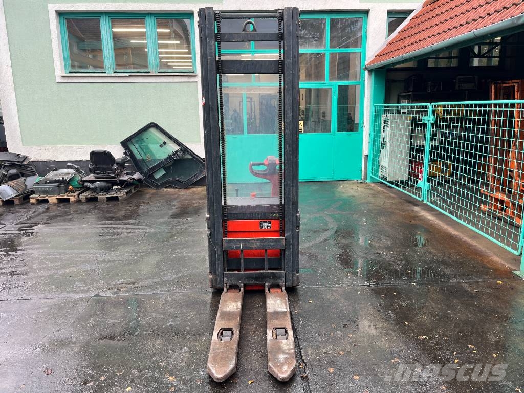 Linde L12 /379/ V-4229 OB Stand-in stackers