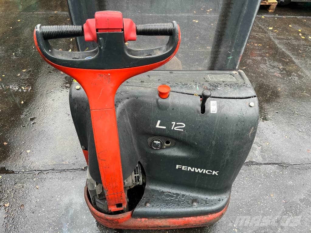 Linde L12 /379/ V-4229 OB Stand-in stackers