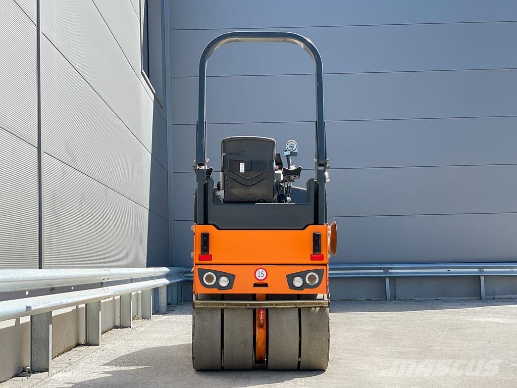 Bomag BW 100 AC-5 Kombinované válce