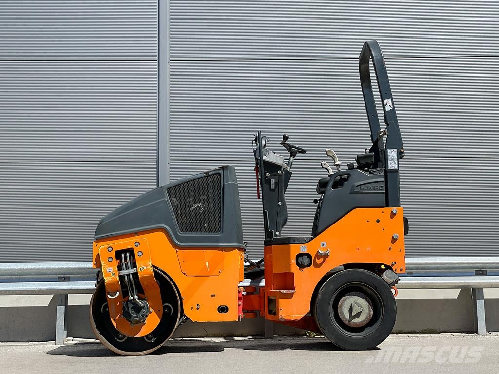 Bomag BW 100 AC-5 Kombinované válce