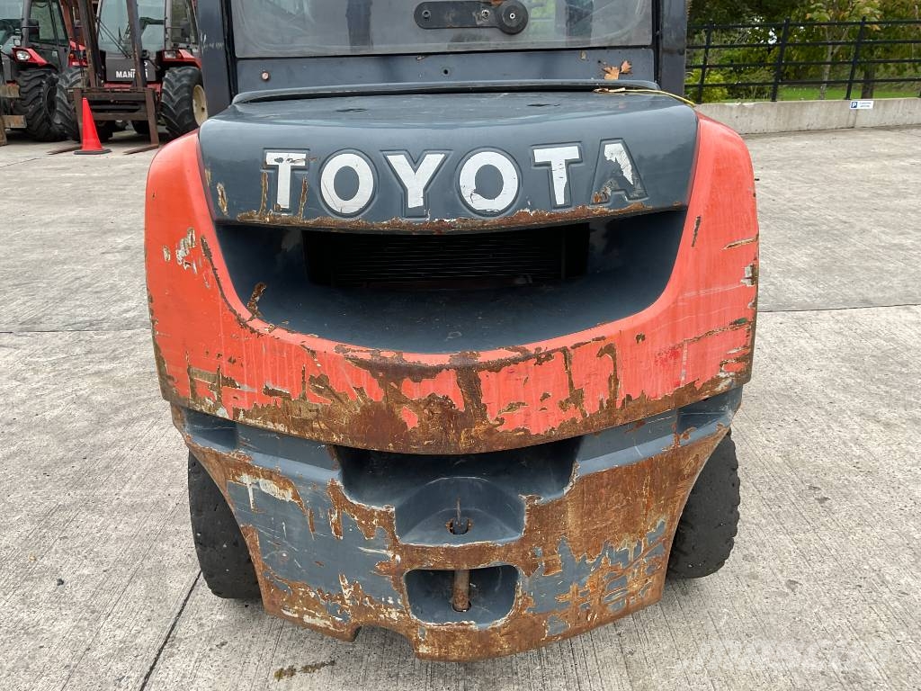 Toyota 8-FDF-25 Dizelski viljuškari