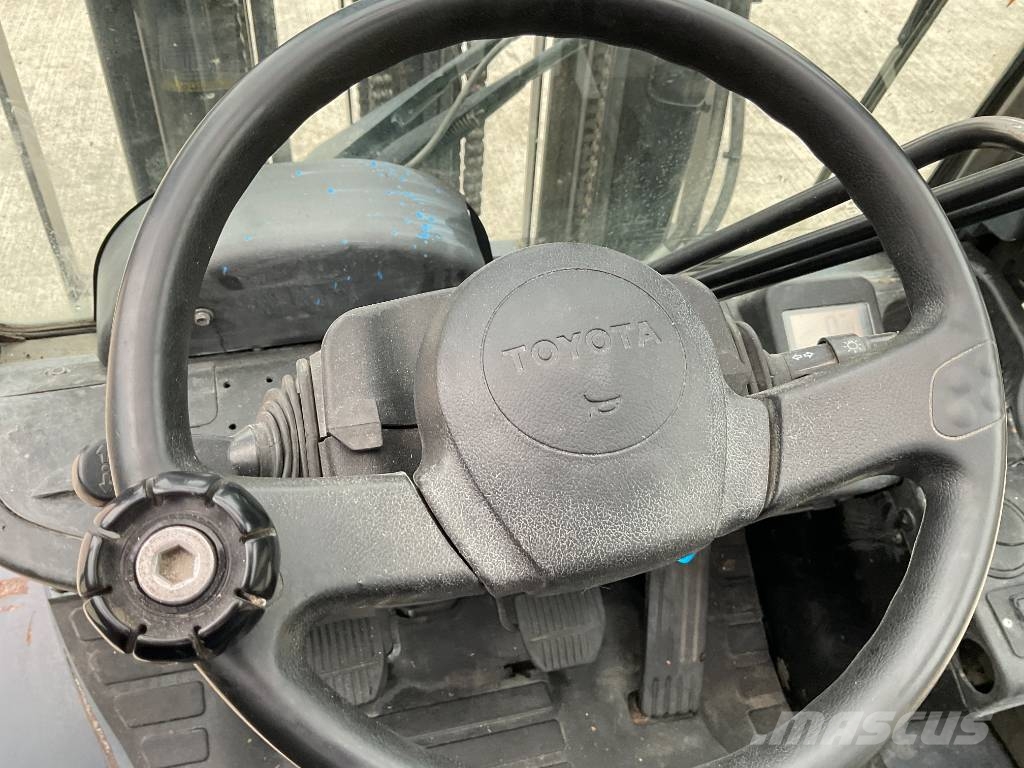 Toyota 8-FDF-25 Dizelski viljuškari