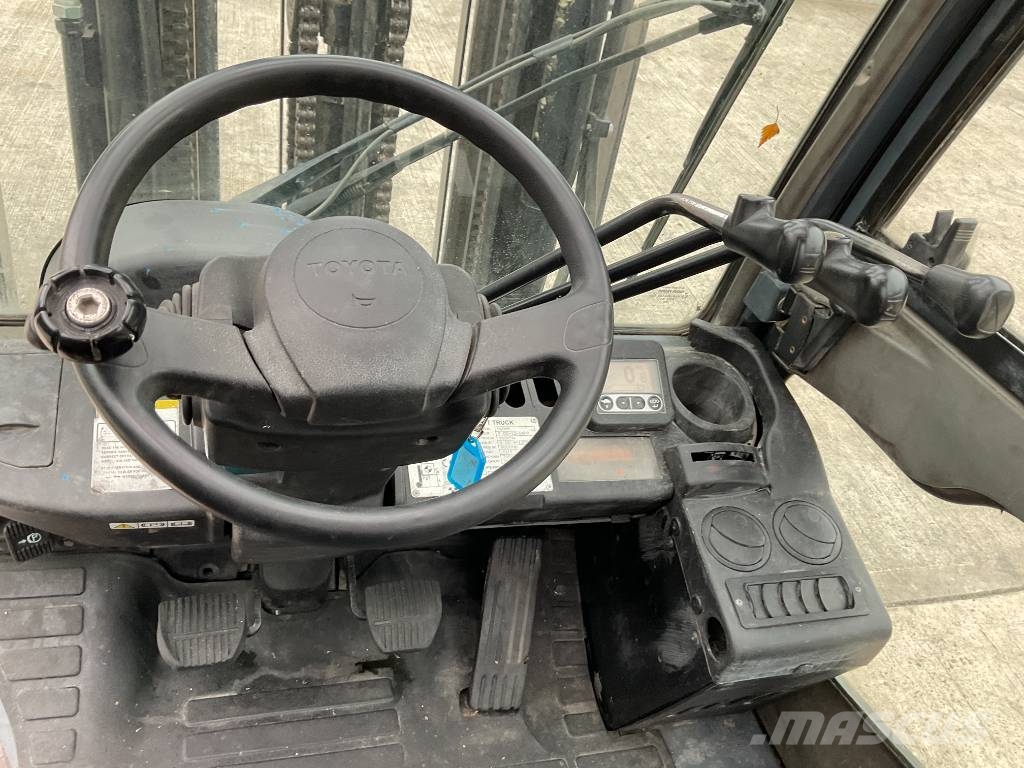 Toyota 8-FDF-25 Dizelski viljuškari