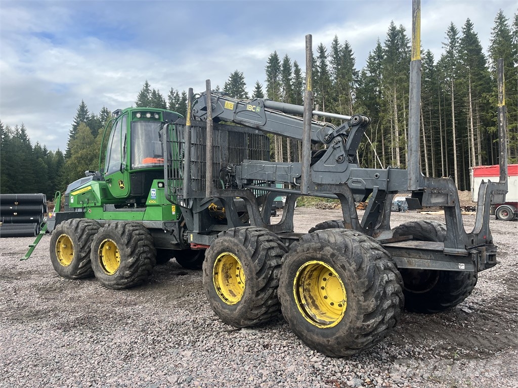 John Deere 1010 G 集運機