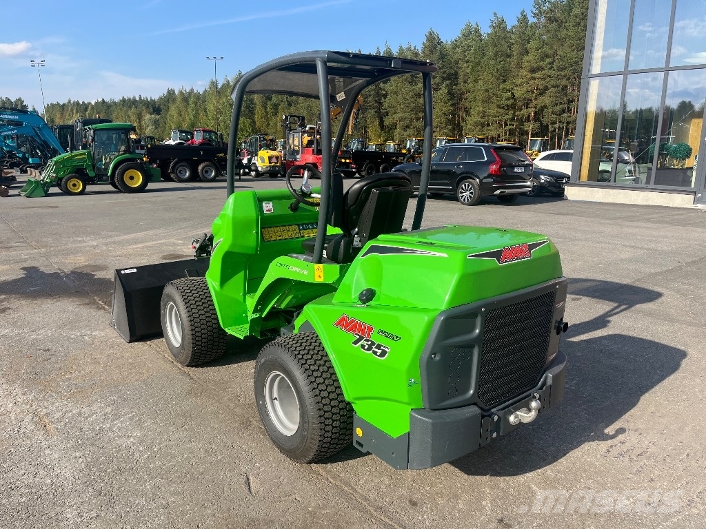 Avant 735 / Uudenveroinen! لوادر صغيرة