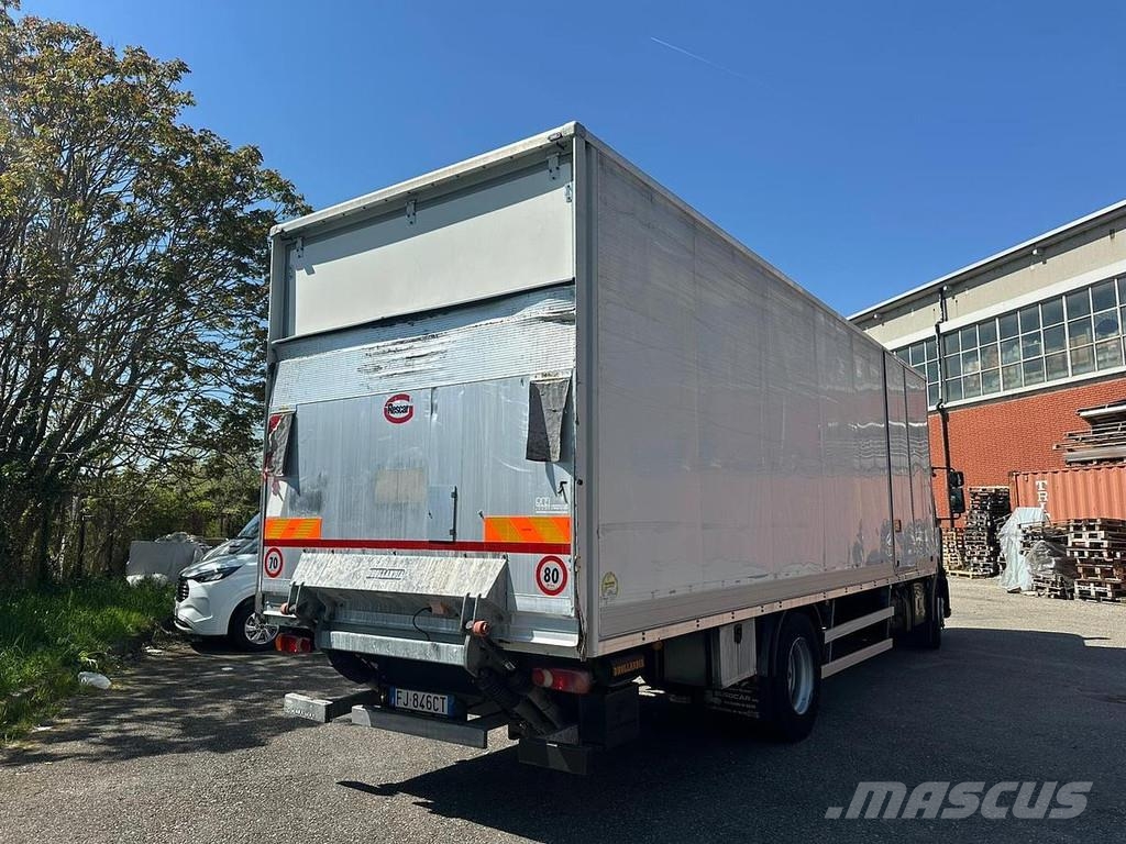 Renault D180.280 Camiones con caja de remolque