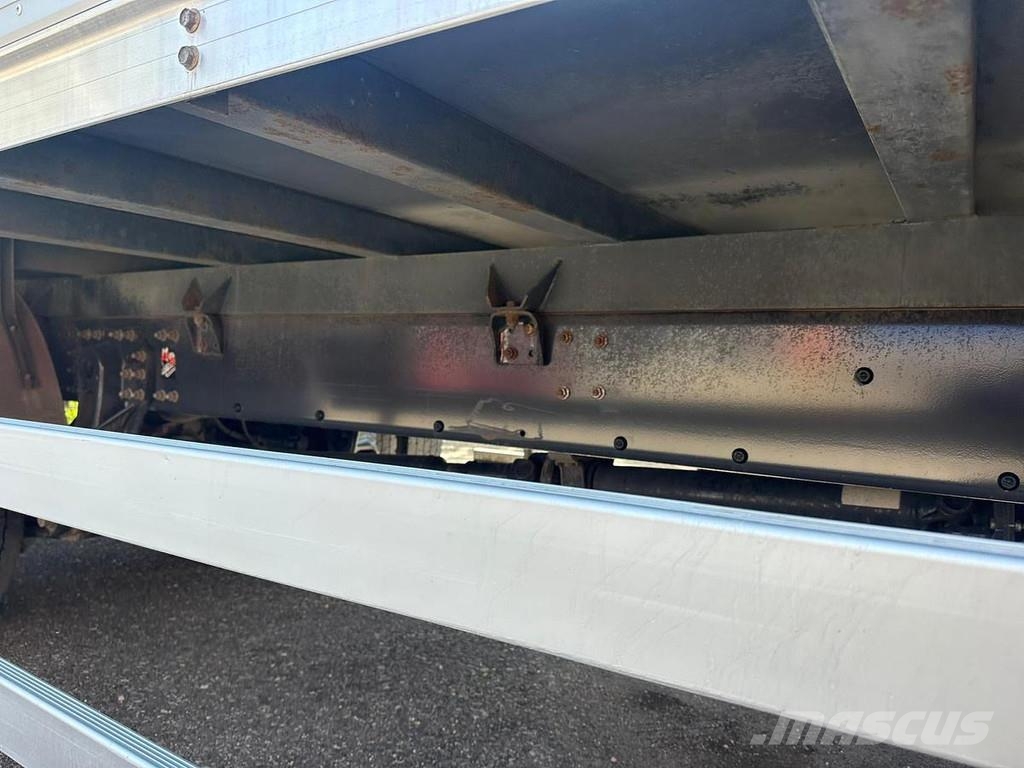 Renault D180.280 Camiones con caja de remolque