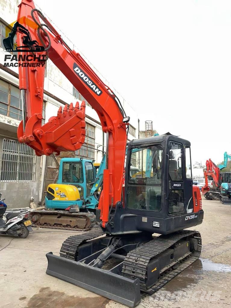 Doosan DX 55 Excavadoras sobre orugas
