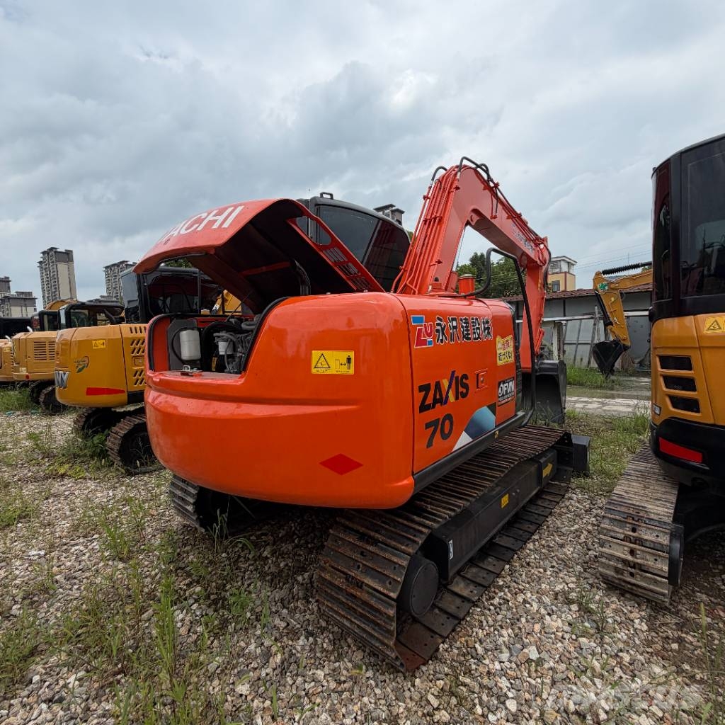 Hitachi ZX 70 حفارات زحافة