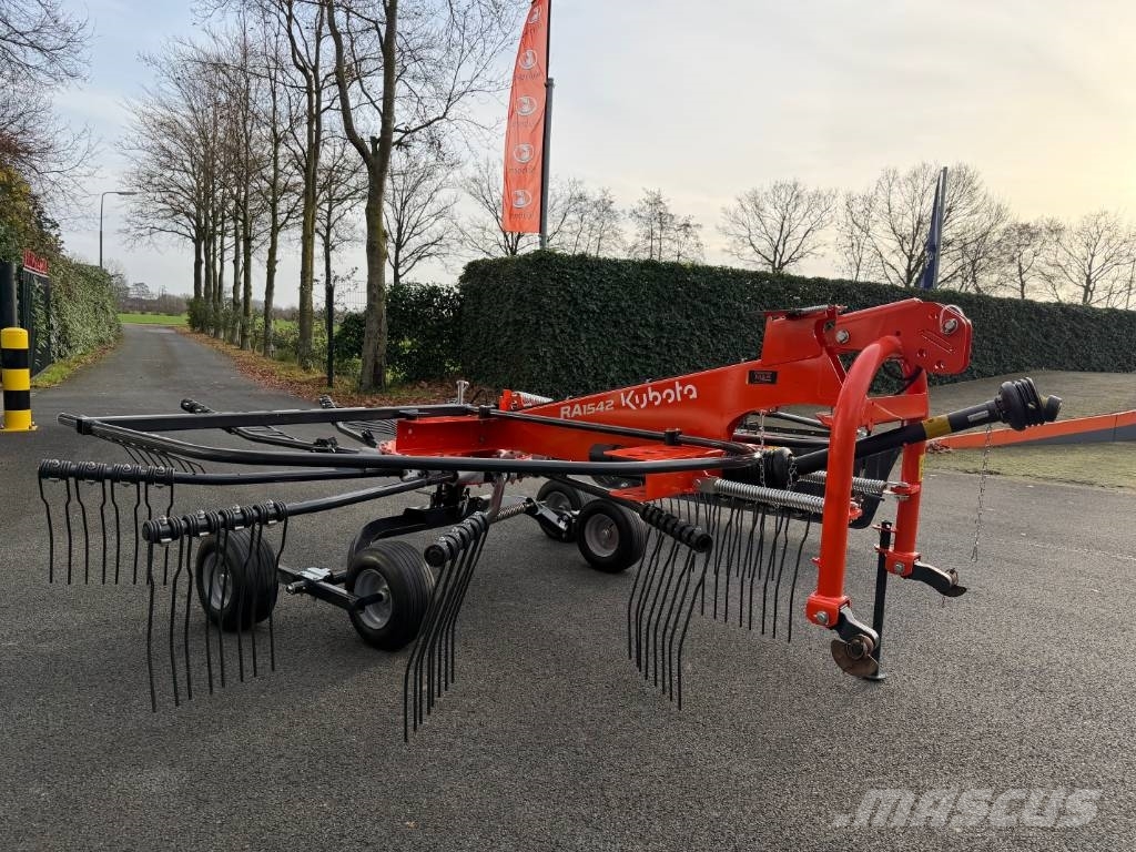 Kubota RA1542 Уиндроуърс/Косачки за сено и др.
