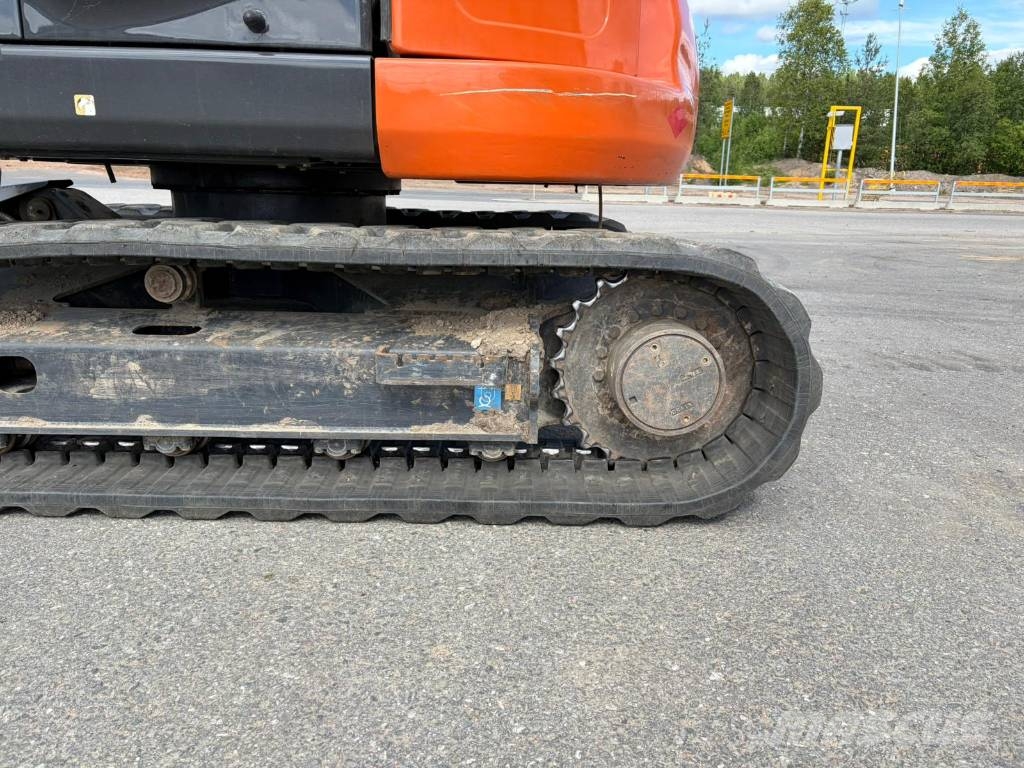 Hitachi ZX 85 US-6 Midi bageri 7t – 12t