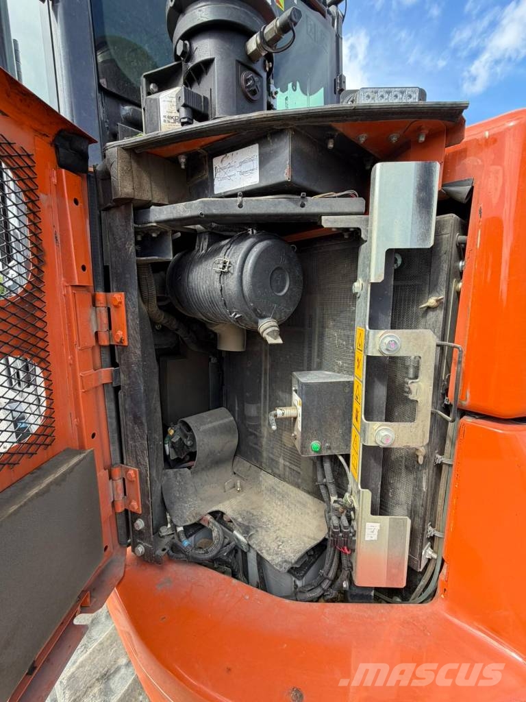 Hitachi ZX 85 US-6 Midi bageri 7t – 12t