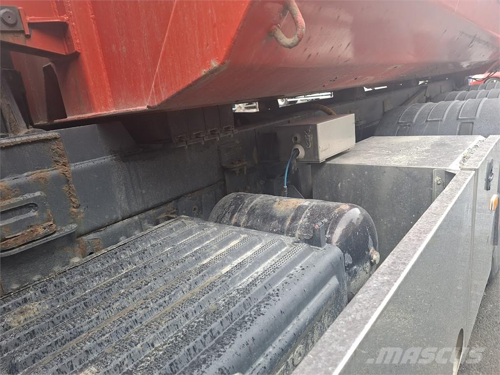 Volvo FH16 700 8x4 شاحنات قلابة