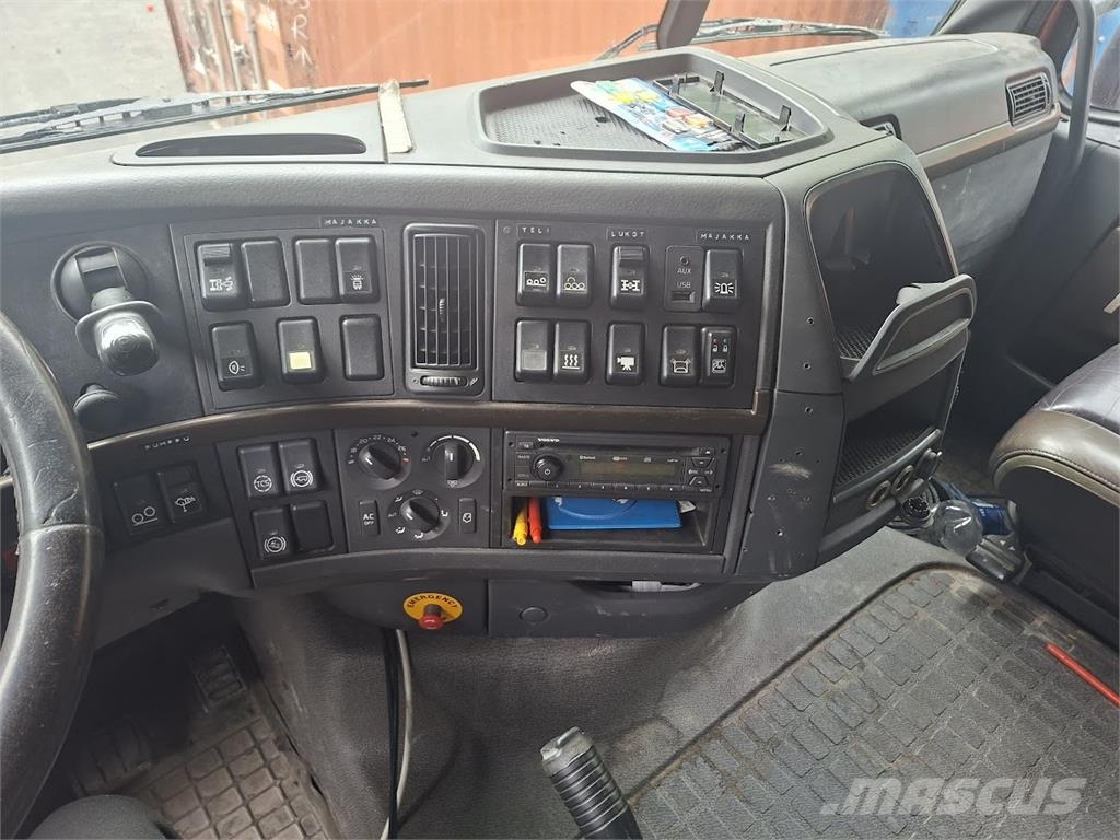 Volvo FH16 700 8x4 شاحنات قلابة