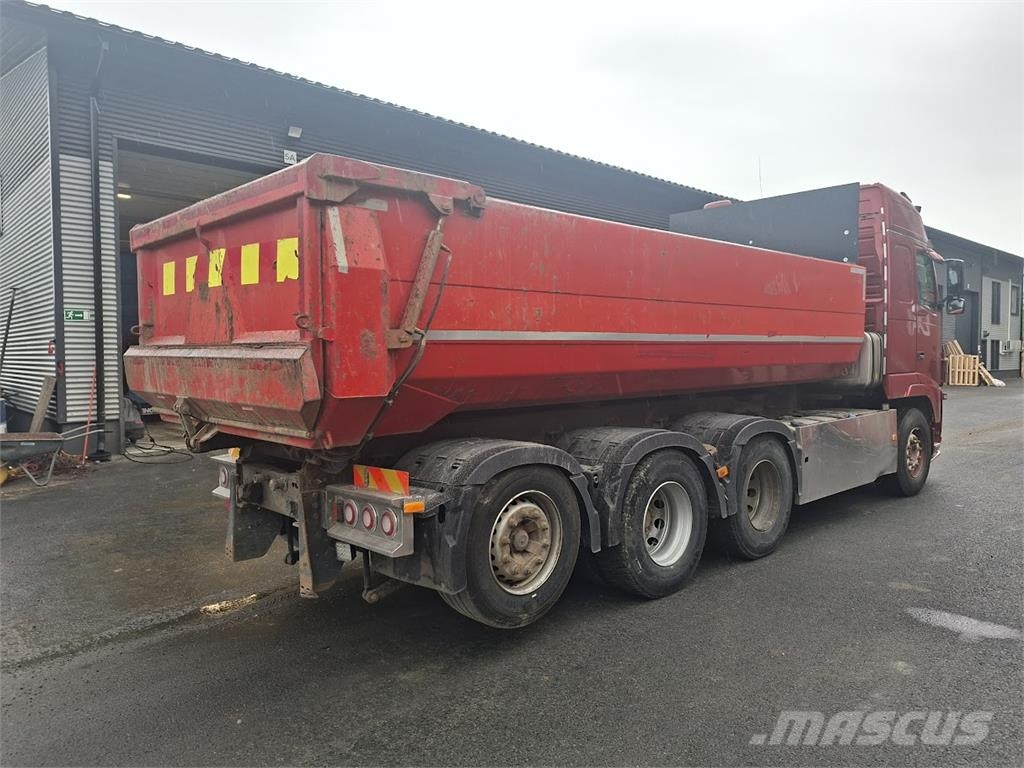 Volvo FH16 700 8x4 شاحنات قلابة