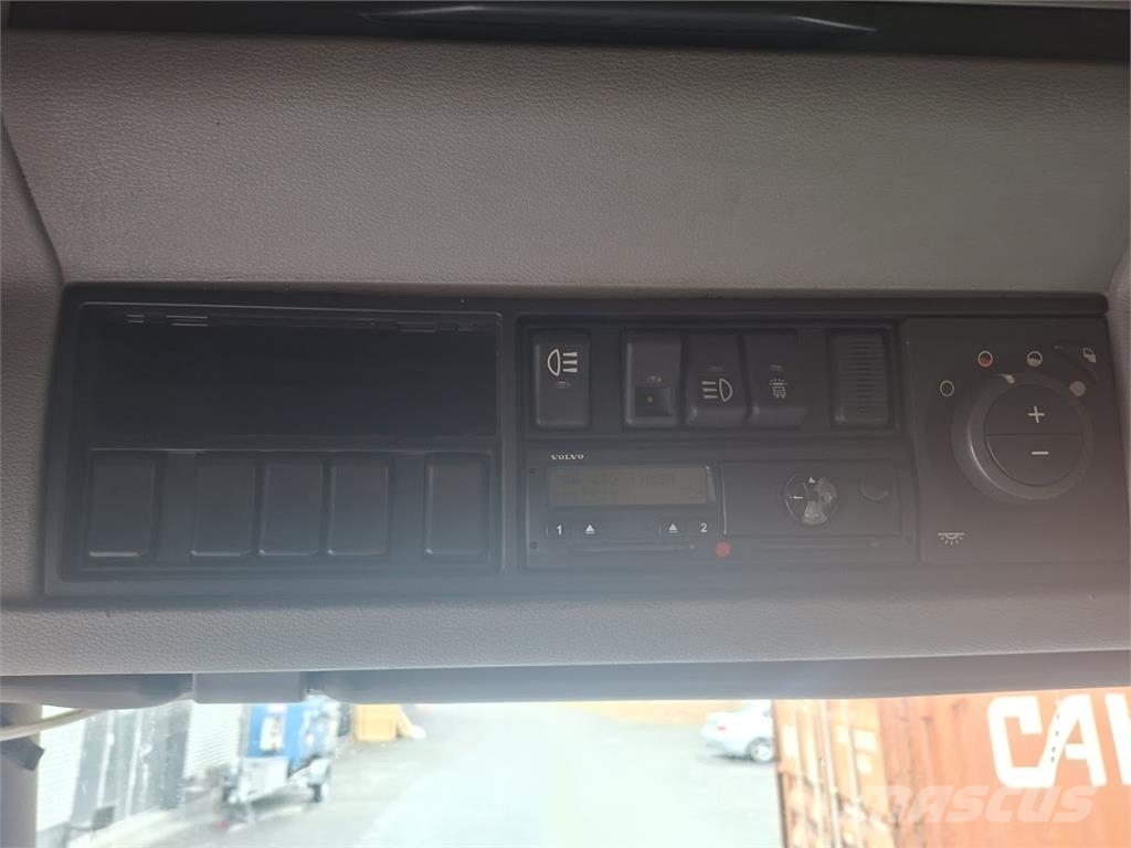 Volvo FH16 700 8x4 شاحنات قلابة
