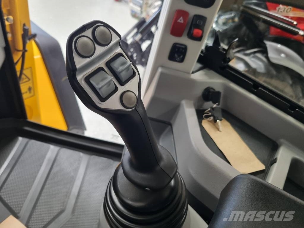 JCB 411 Nordic Ed. Steg V Ny, omg lev! Rataslaadurid