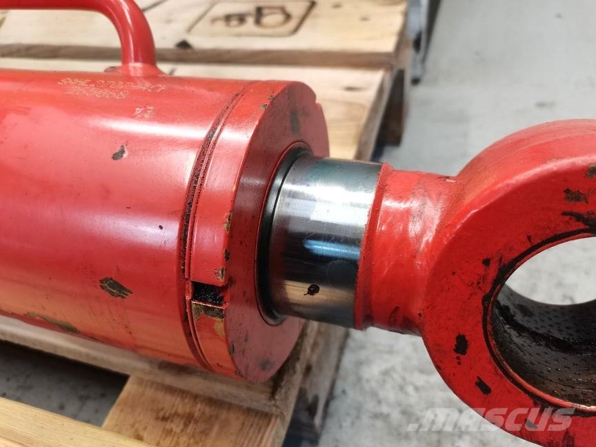 Manitou MT 1740 arm cylinder Výložníky a lyžice