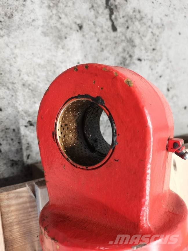 Manitou MT 1740 arm cylinder Výložníky a lyžice