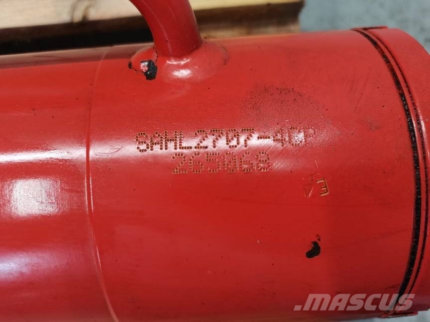 Manitou MT 1740 arm cylinder Výložníky a lyžice