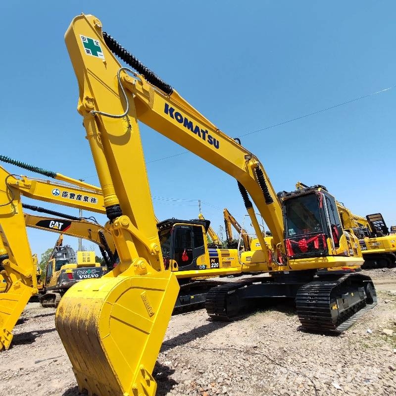 Komatsu PC 220 大型油圧ショベル12t以上(パワーショベル・ユンボ)