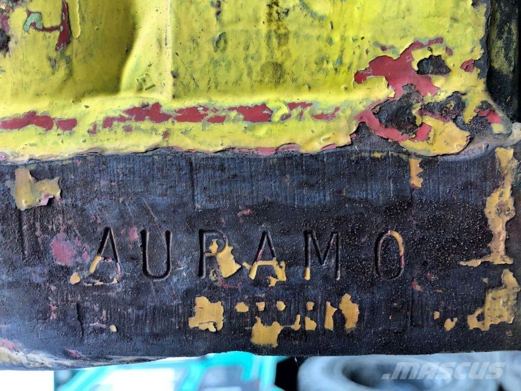 Auramo P1000 BALE CLAMP Sonstige Baumaschinen