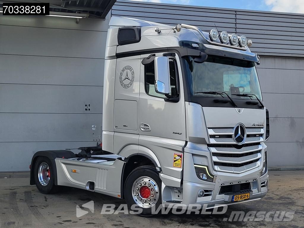 Mercedes-Benz Actros 1942 Actros 4X2 NL-Truck APK StreamSpace 2x Sadulveokid
