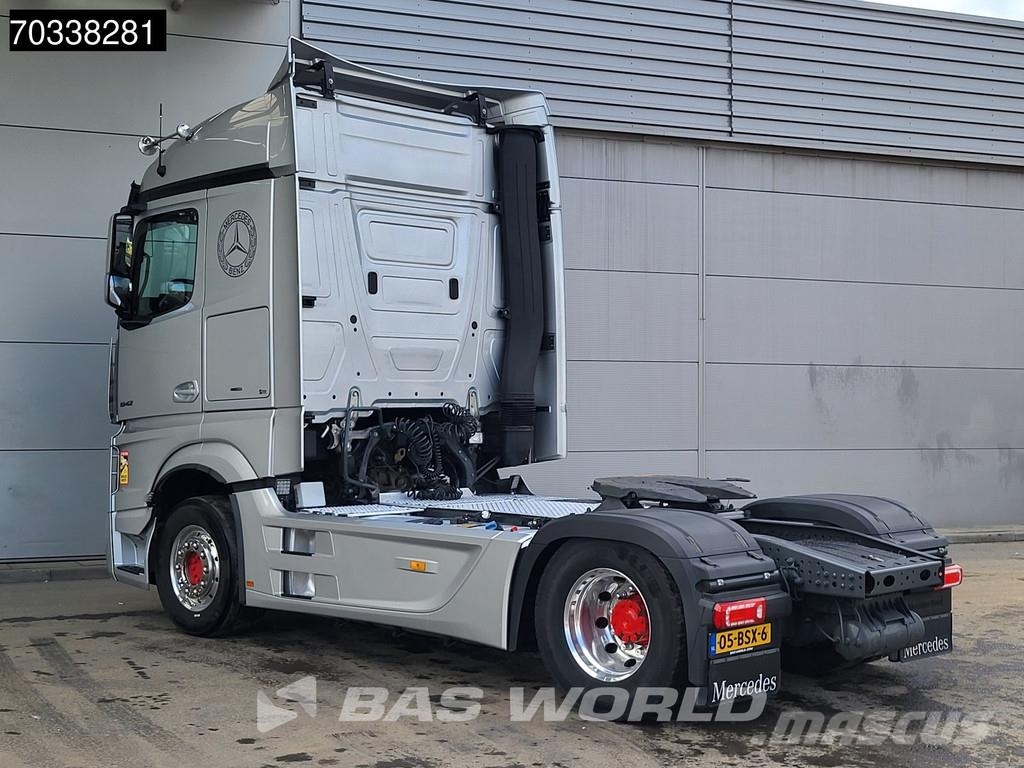 Mercedes-Benz Actros 1942 Actros 4X2 NL-Truck APK StreamSpace 2x Sadulveokid