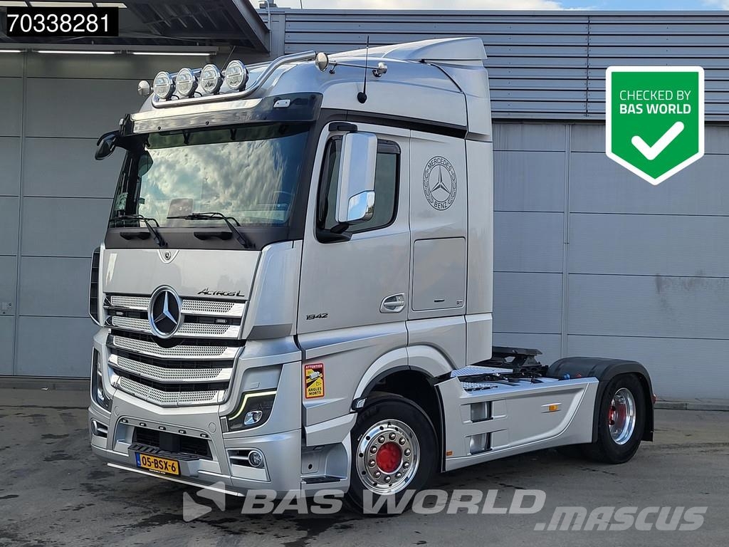 Mercedes-Benz Actros 1942 Actros 4X2 NL-Truck APK StreamSpace 2x Sadulveokid