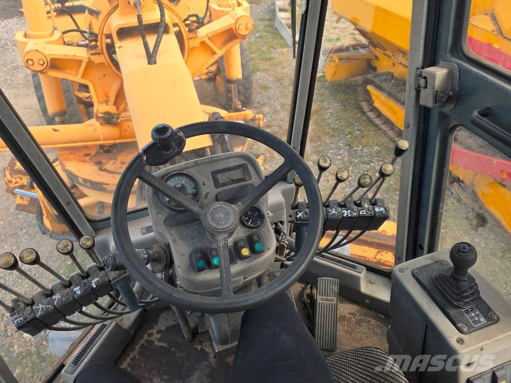  Mista Stalowa Wola RD 130 معدات السفلتة