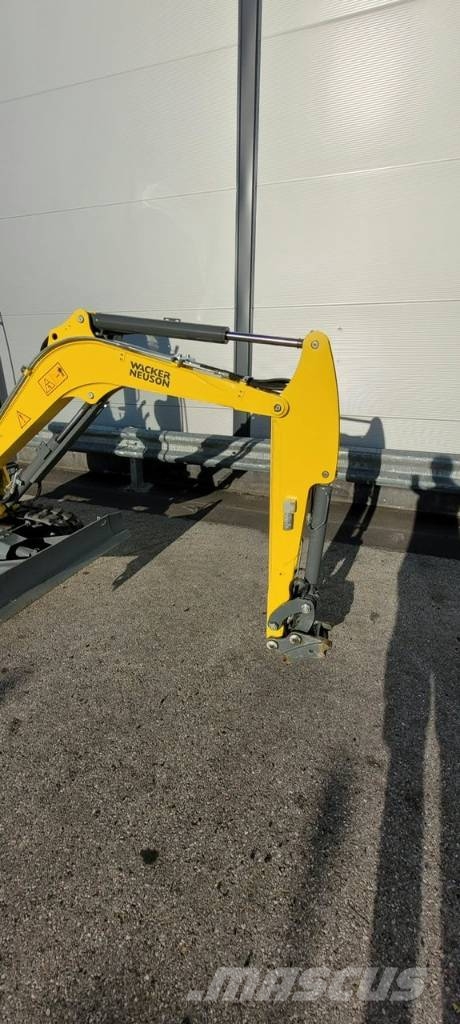 Wacker Neuson ET 18 حفارات زحافة